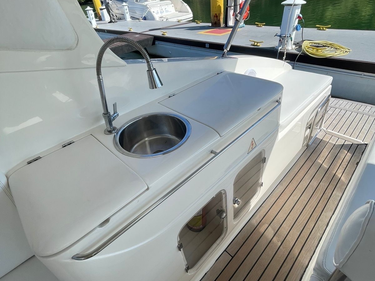 Real Top 41 gallery image 7