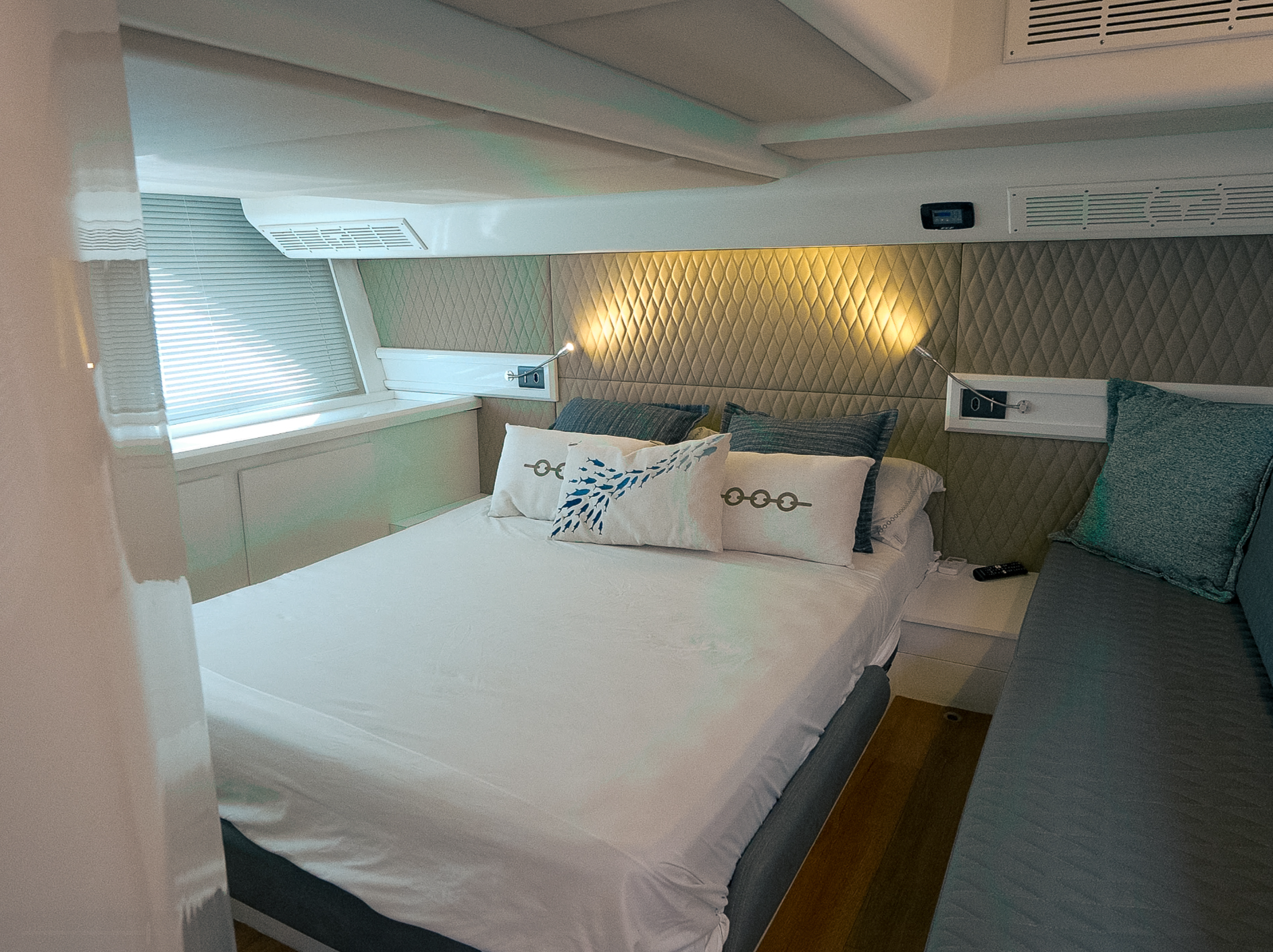 Triton Yacht 54 B gallery image 2