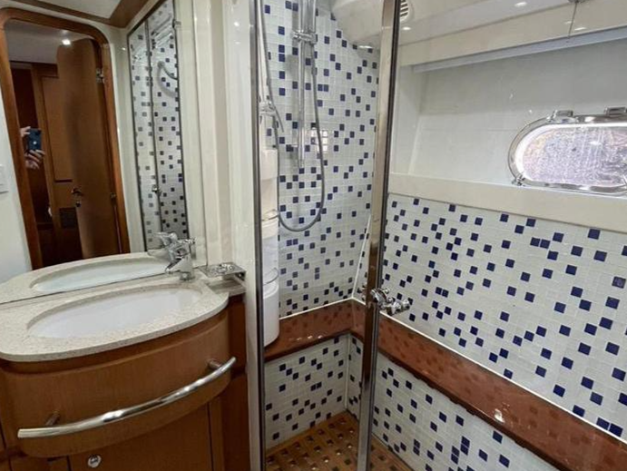 Ferretti 70 gallery image 4