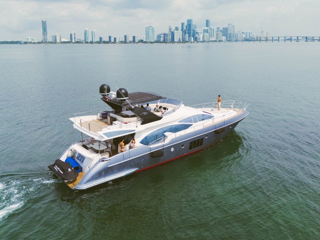 70' Azimut gallery image 2