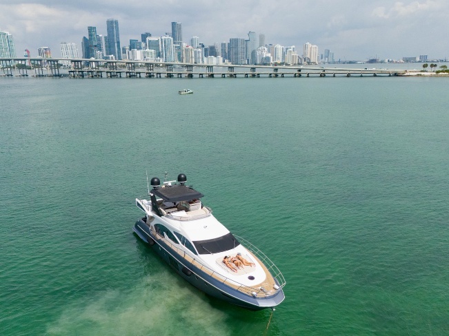 70' Azimut gallery image 4