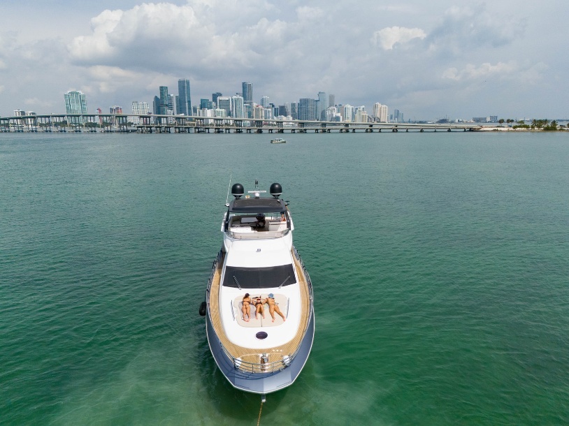 70' Azimut gallery image 5