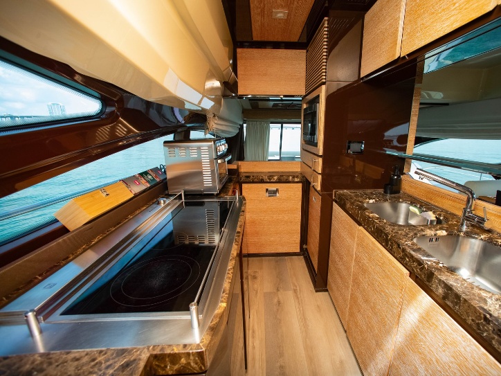 70' Azimut gallery image 18