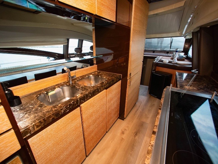 70' Azimut gallery image 19