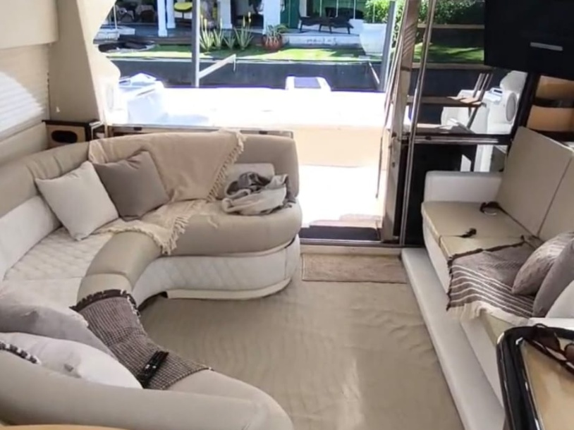 Ferretti 550 Fly gallery image 2