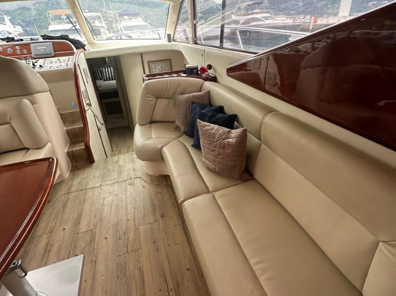 Runner 480 gallery image 10