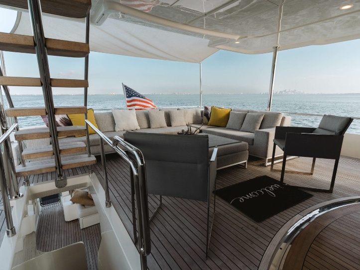 94' Ferretti gallery image 10