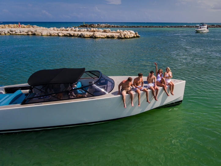 VanDutch Yacht 40 gallery image 7