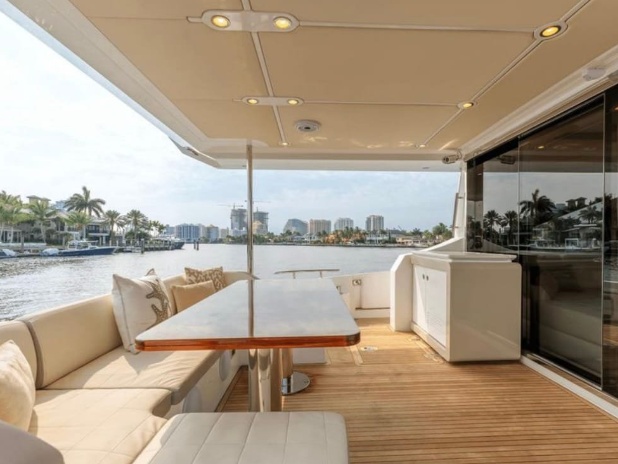 72' Azimut main view