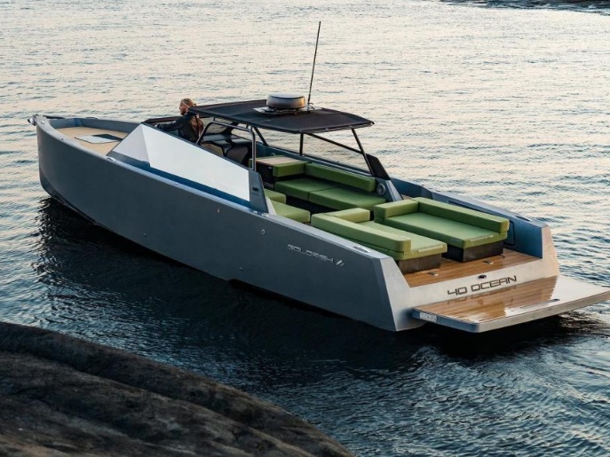 Goldfish 43 Ocean main view