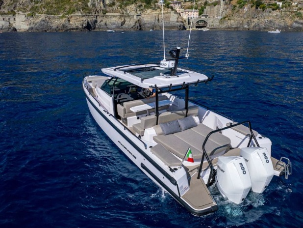 Axopar 37 Sun Top Axopar 37