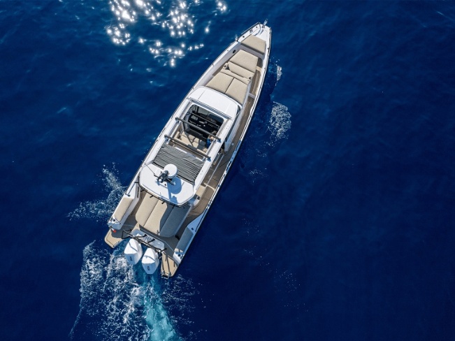 Axopar 37 Sun Top gallery image 3