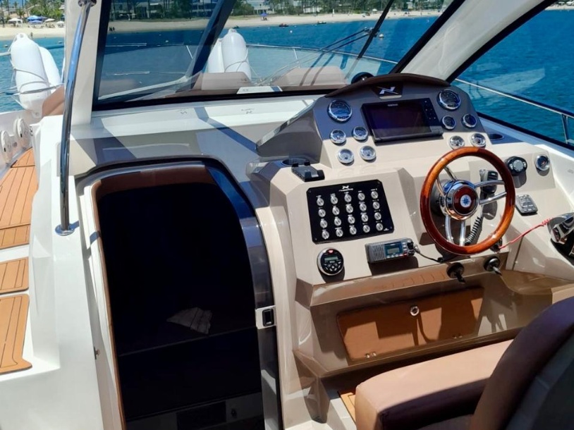 NX 370 gallery image 4