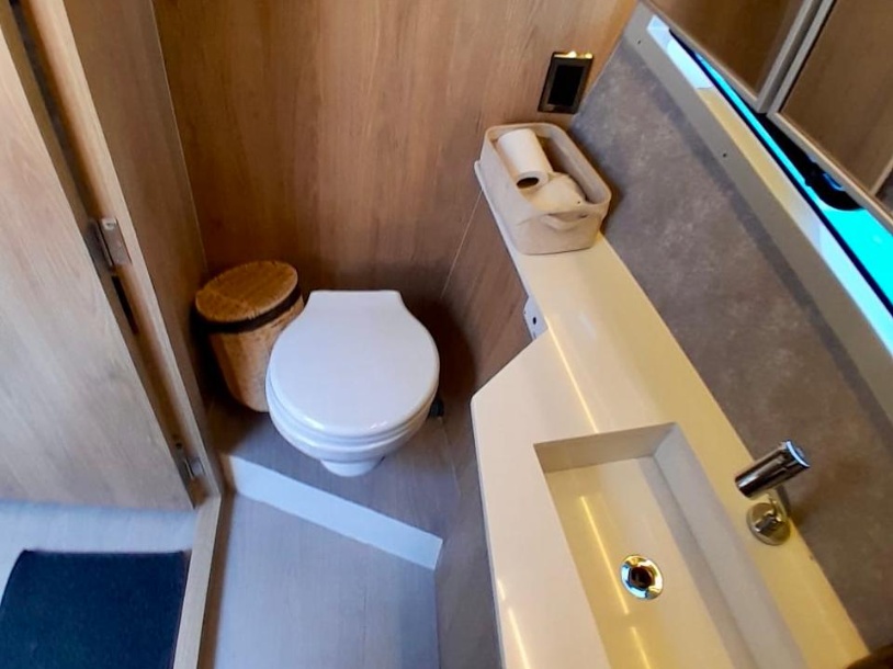 NX 370 gallery image 8