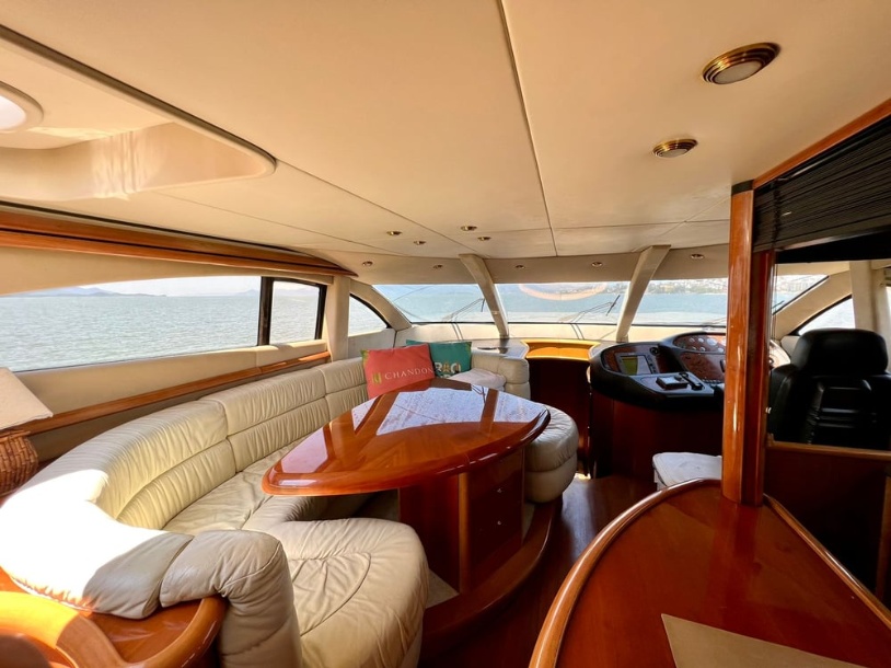 Sunseeker 740 gallery image 4