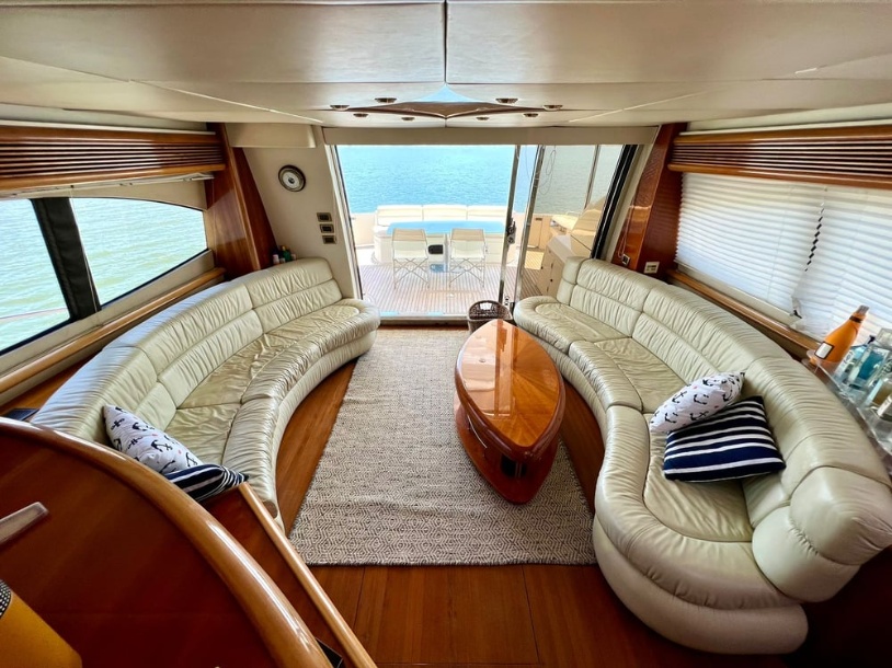 Sunseeker 740 gallery image 8