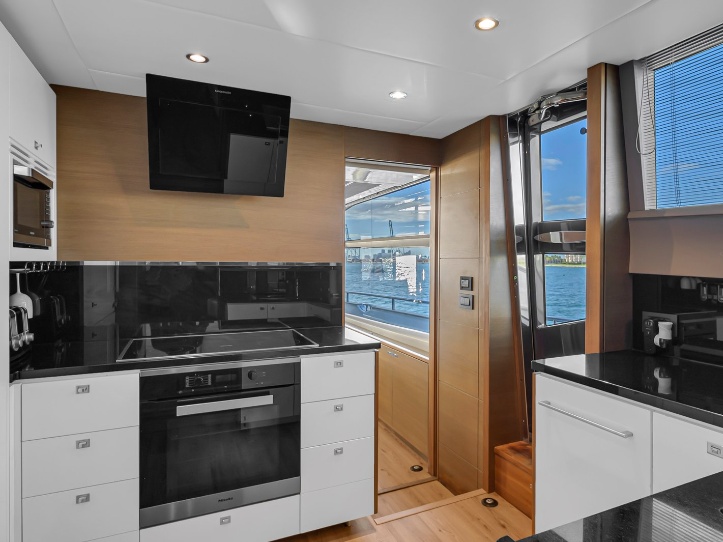 88' Princess gallery image 17