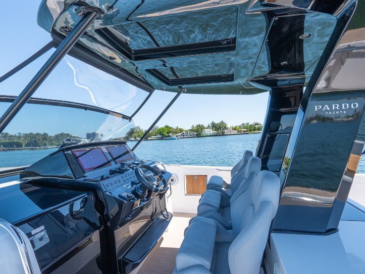 38' Pardo gallery image 3