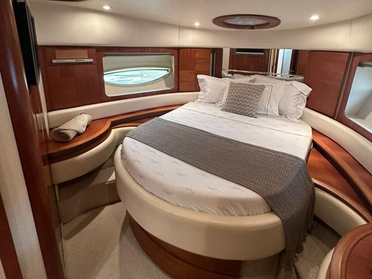 Intermarine 560 gallery image 5