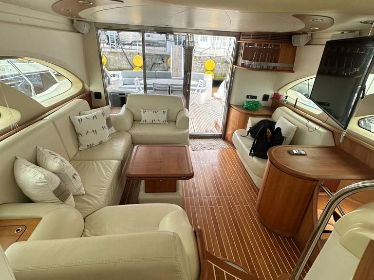 Intermarine 560 gallery image 6