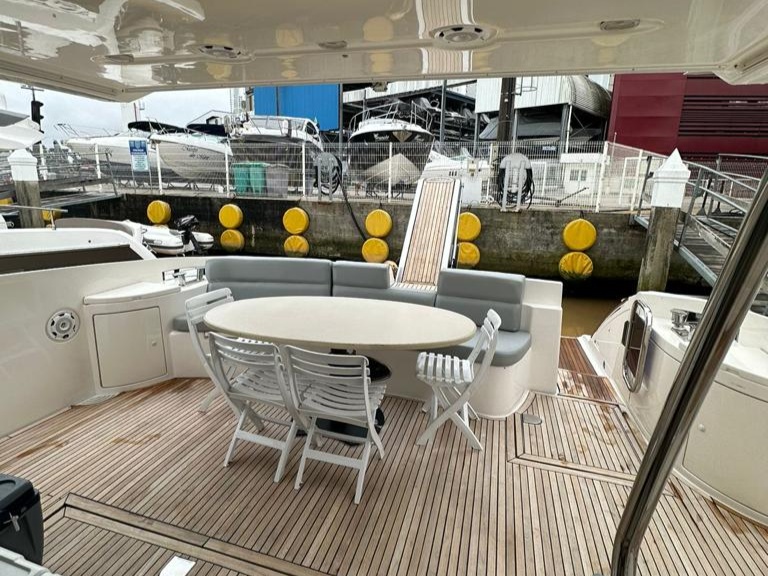 Intermarine 560 gallery image 7