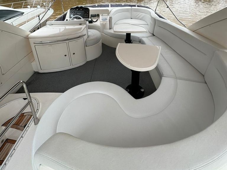 Intermarine 560 gallery image 8