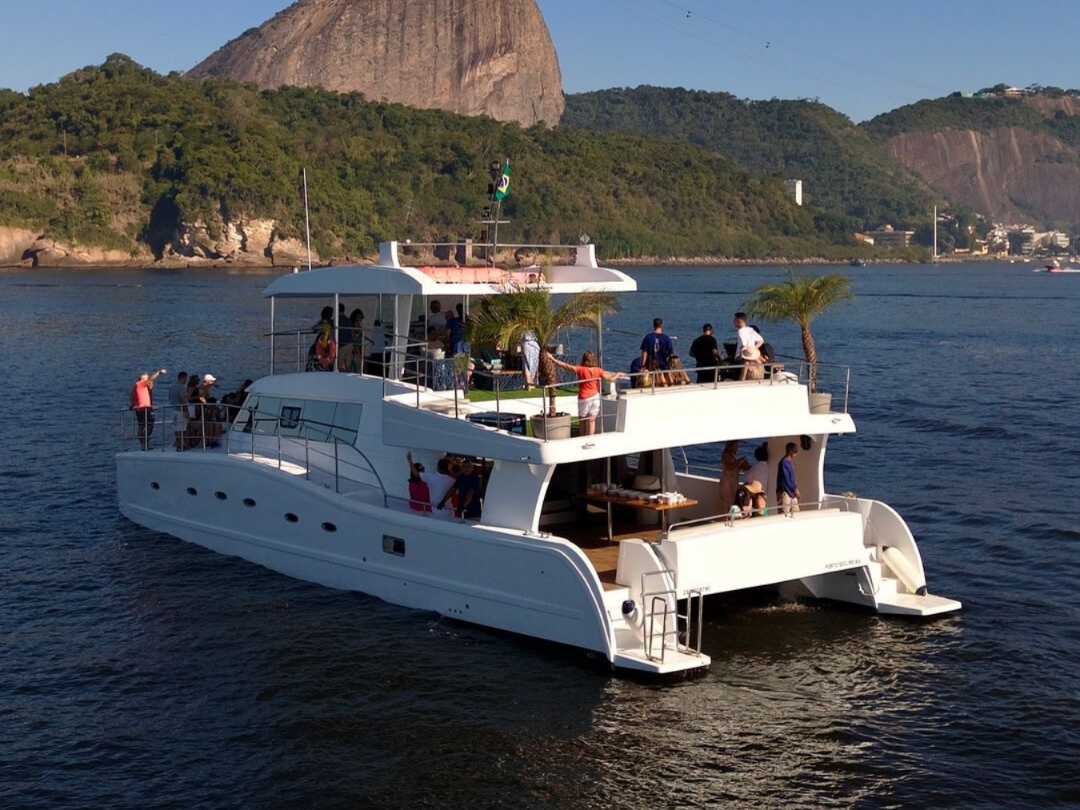Catamarã 60