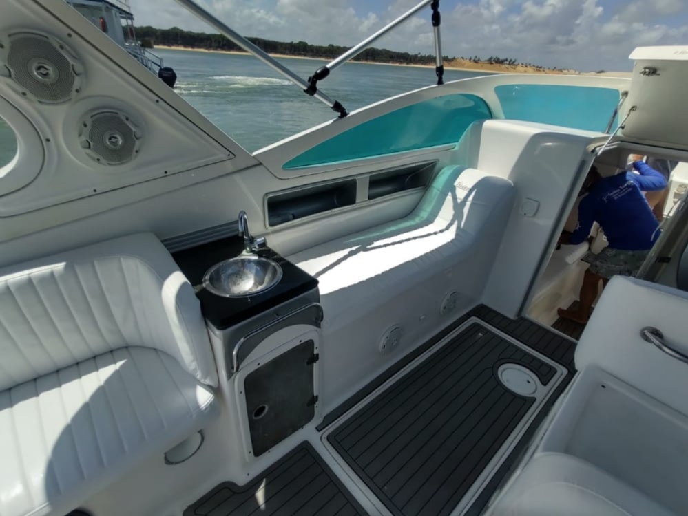 Lancha 32 Pés Pipa gallery image 5