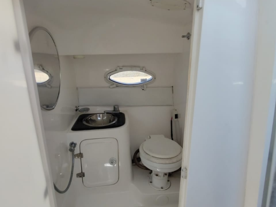 Lancha 32 Pés Pipa gallery image 8